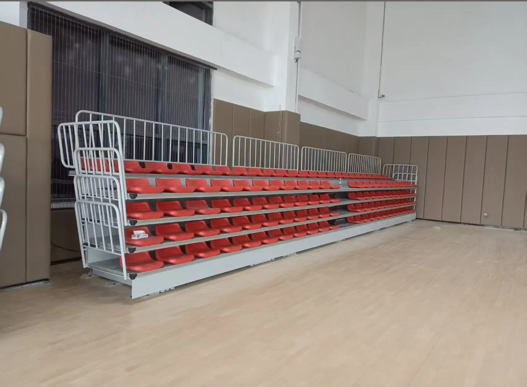 Low-back retractable grandstand seats
